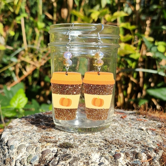 ☕️🎃 Pumpkin Spice Latte dangles - Picture 9 of 10